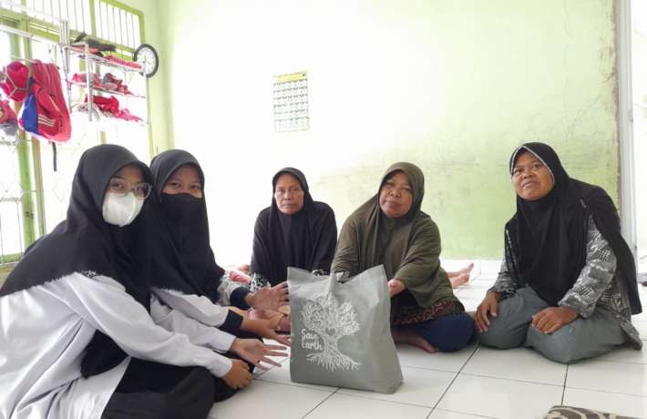 Ramadhan Latansa Cendekia: Kegiatan OSIS LC Berbagi